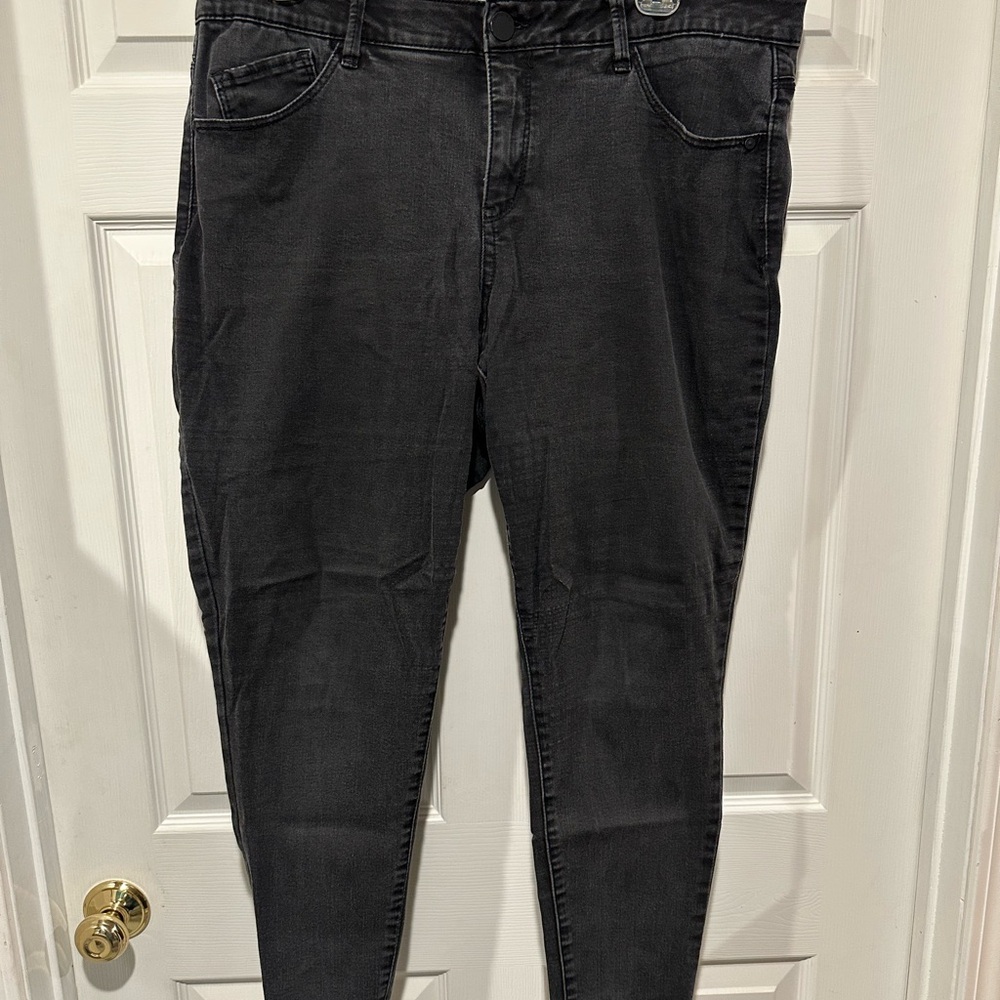 Democracy Women's Black Skinny Jeans